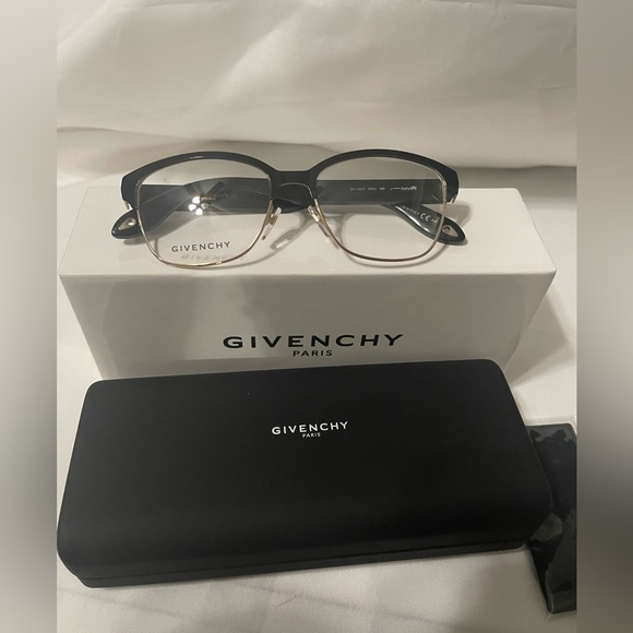 Givenchy eyeglass - Picture 5 of 5